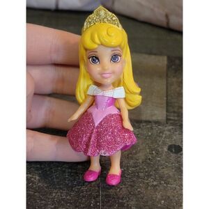Disney princess young Aurora Sleeping Beauty toy figure glitter pink dress